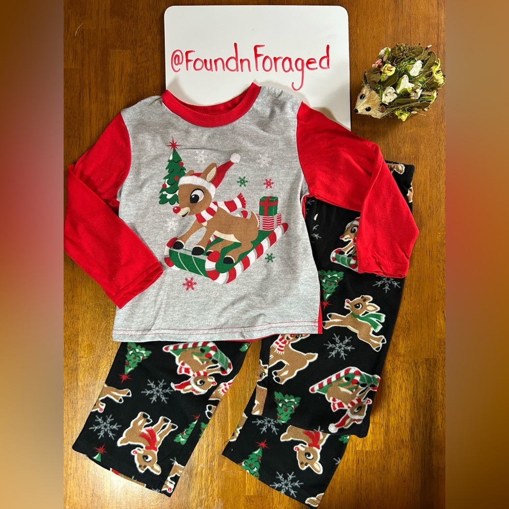 Rudolph the Red-Nosed Reindeer Pajama Set | Fleece Pant Set | Size 6 Unisex